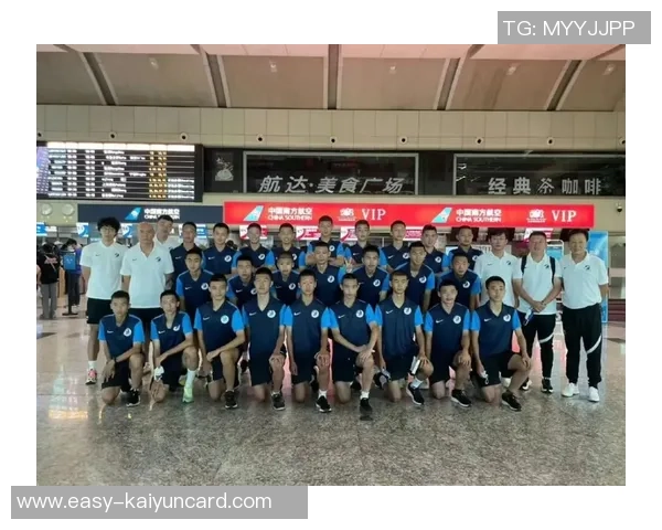 海港全队出征大连前上港集团高层亲临送上鼓励与支持 海港全队出征大连前上港集团高层亲临送上鼓励与支持